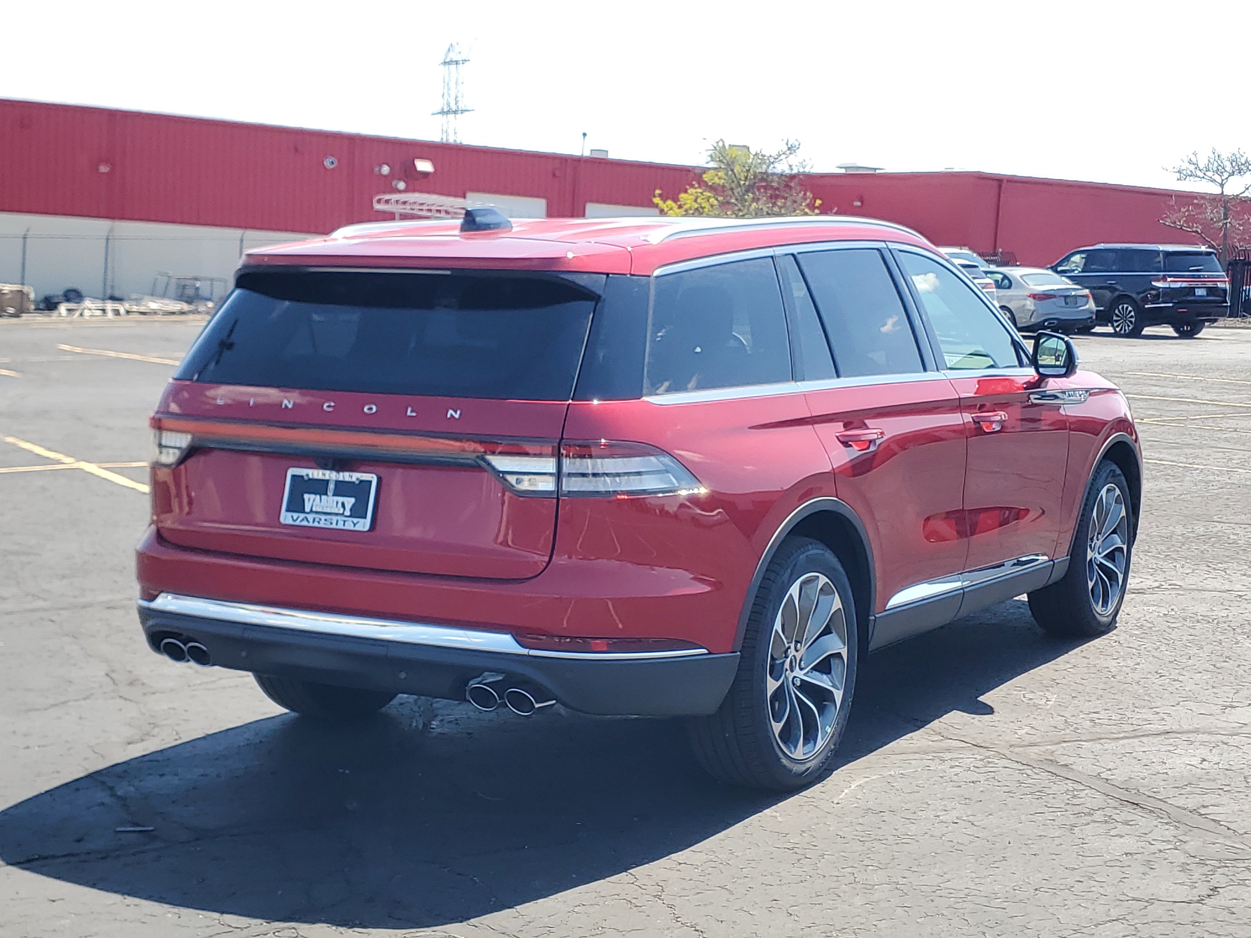 New 2026 Lincoln Aviator AWD image 3