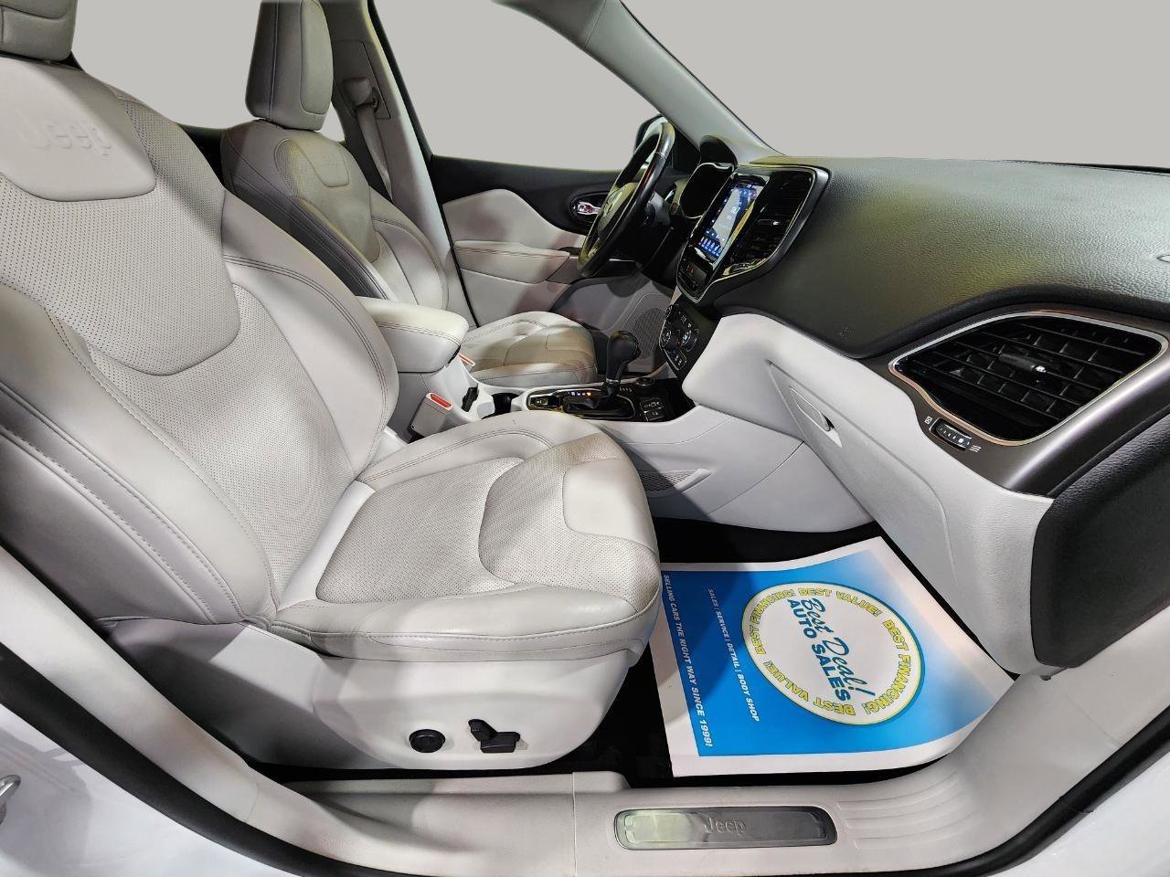 Used 2019 Jeep Cherokee Limited AWD/4WD image 24