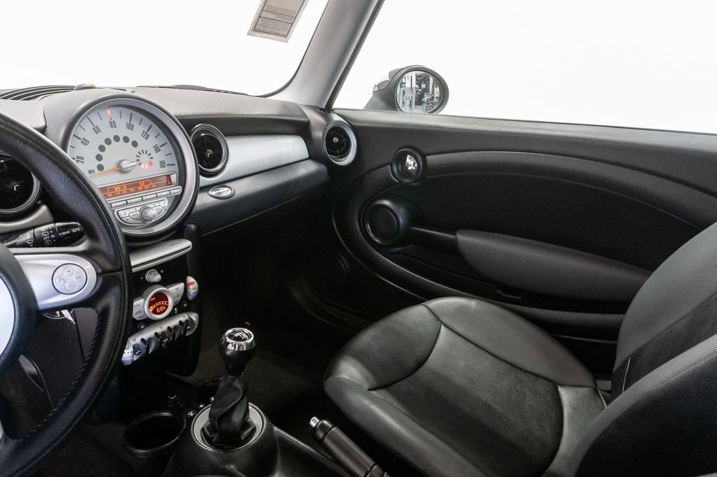 Used 2009 MINI Cooper Hardtop FWD image 11
