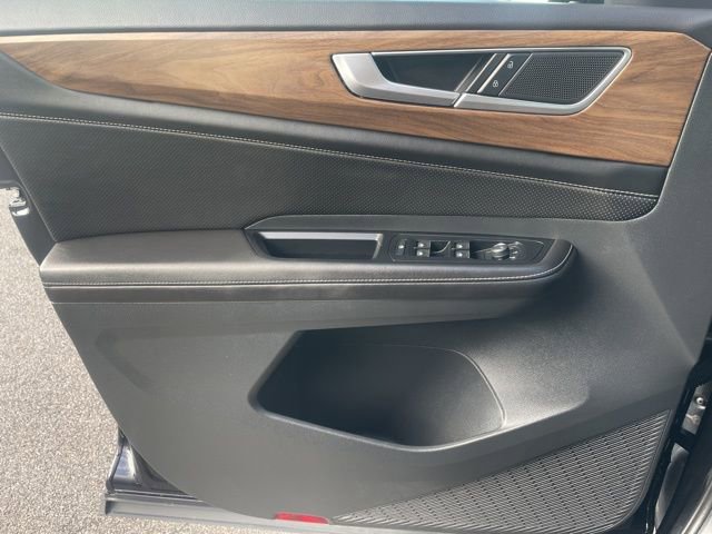 Certified 2025 Volkswagen Atlas SE image 26