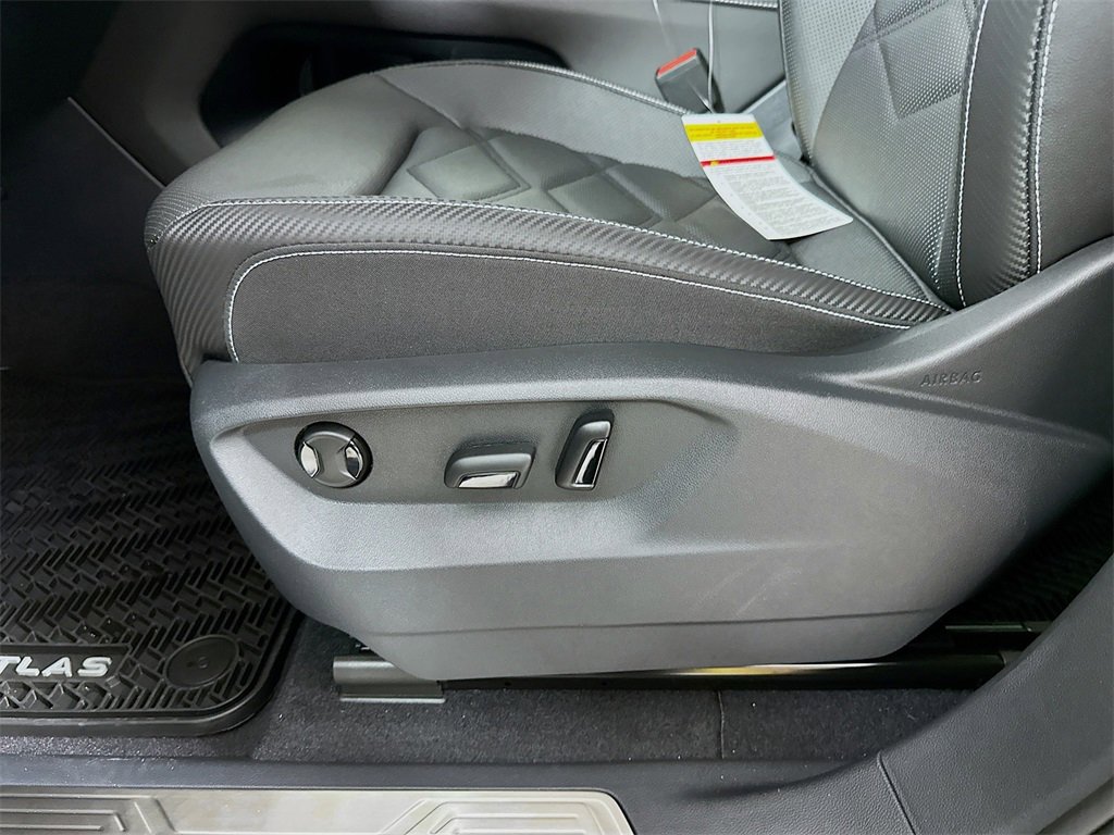 New 2025 Volkswagen Atlas Cross Sport SE image 9