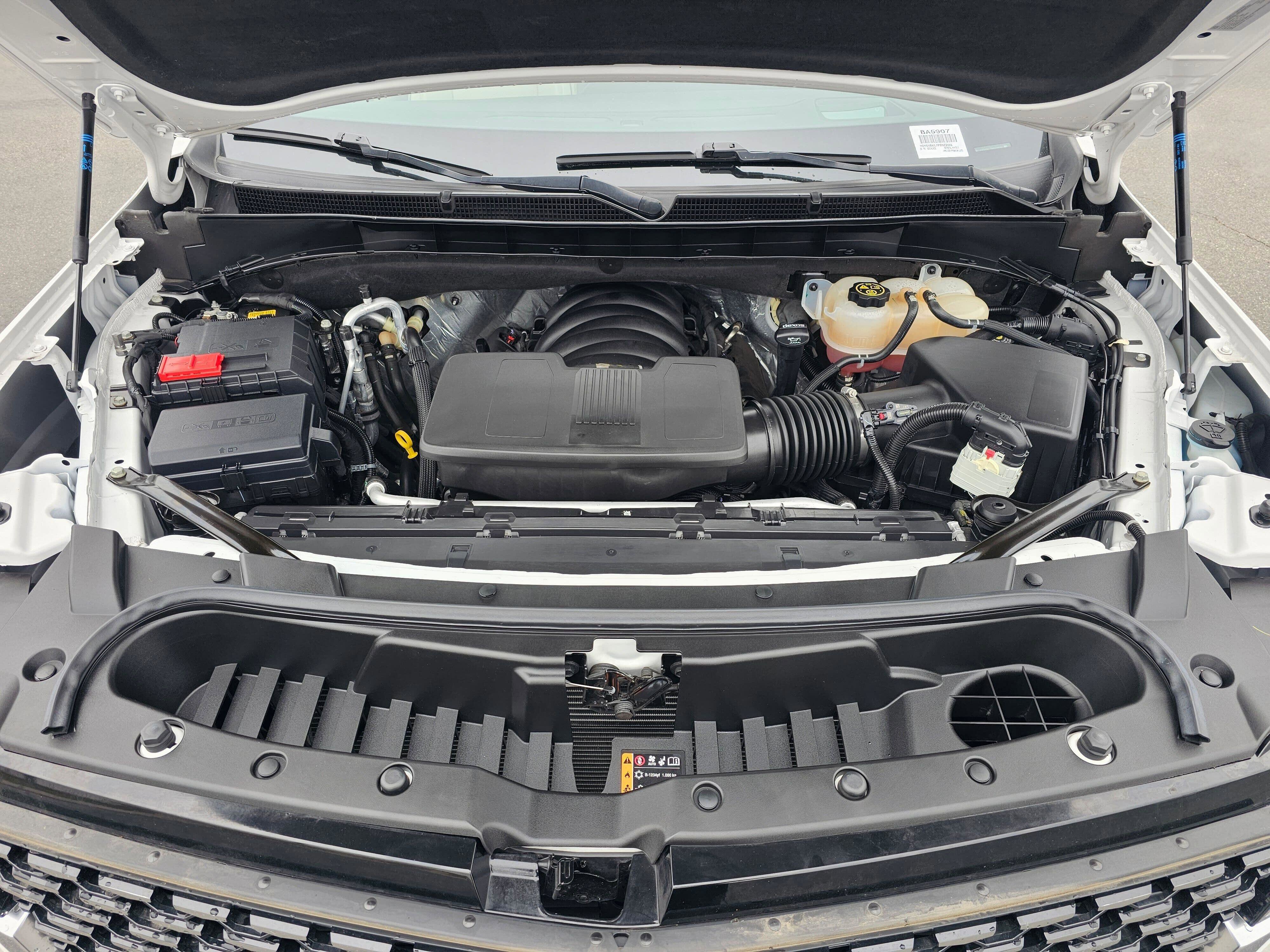 Used 2023 Cadillac Escalade Premium Luxury w/ Performance Package image 9