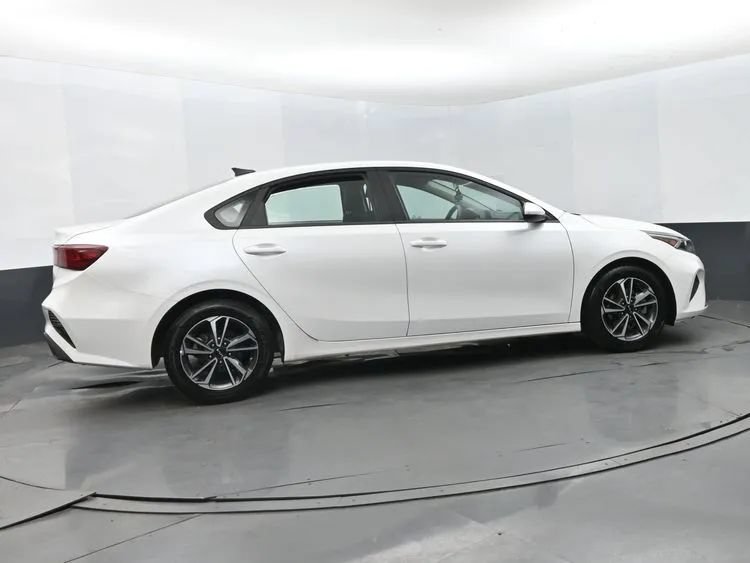 Used 2024 Kia Forte LXS FWD image 4