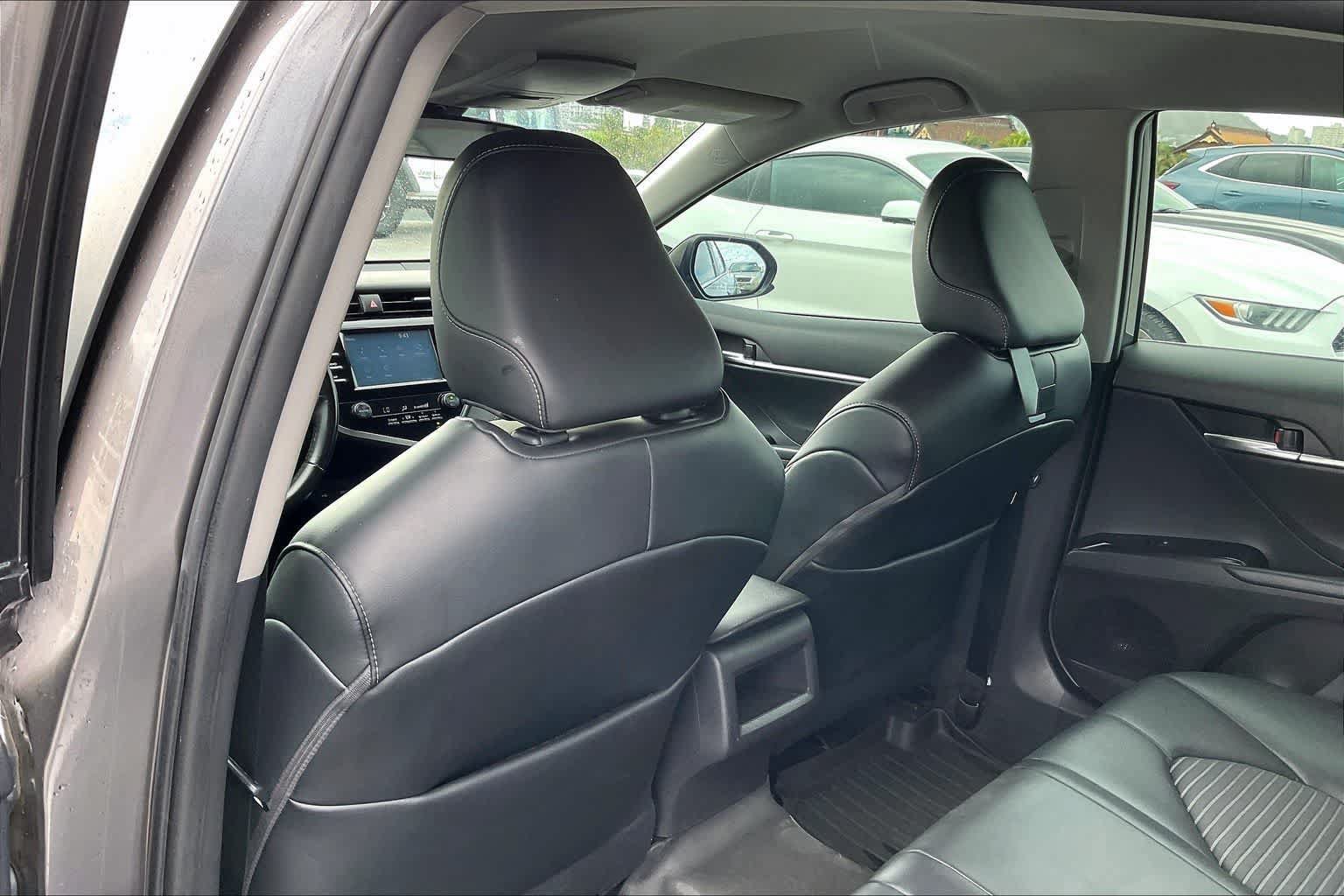 Used 2020 Toyota Camry SE FWD image 12