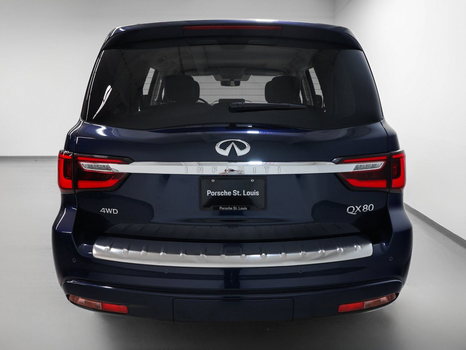 Used 2024 INFINITI QX80 Luxe w/ Cargo Package image 11