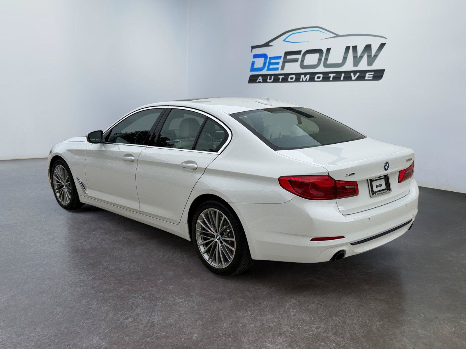 Used 2020 BMW 530i xDrive w/ Convenience Package AWD/4WD image 5