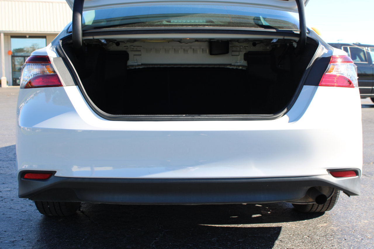 Used 2023 Toyota Camry LE image 8