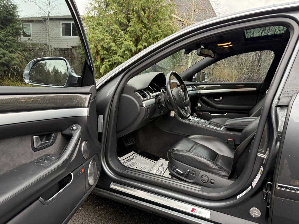 Used 2009 Audi S8 image 14
