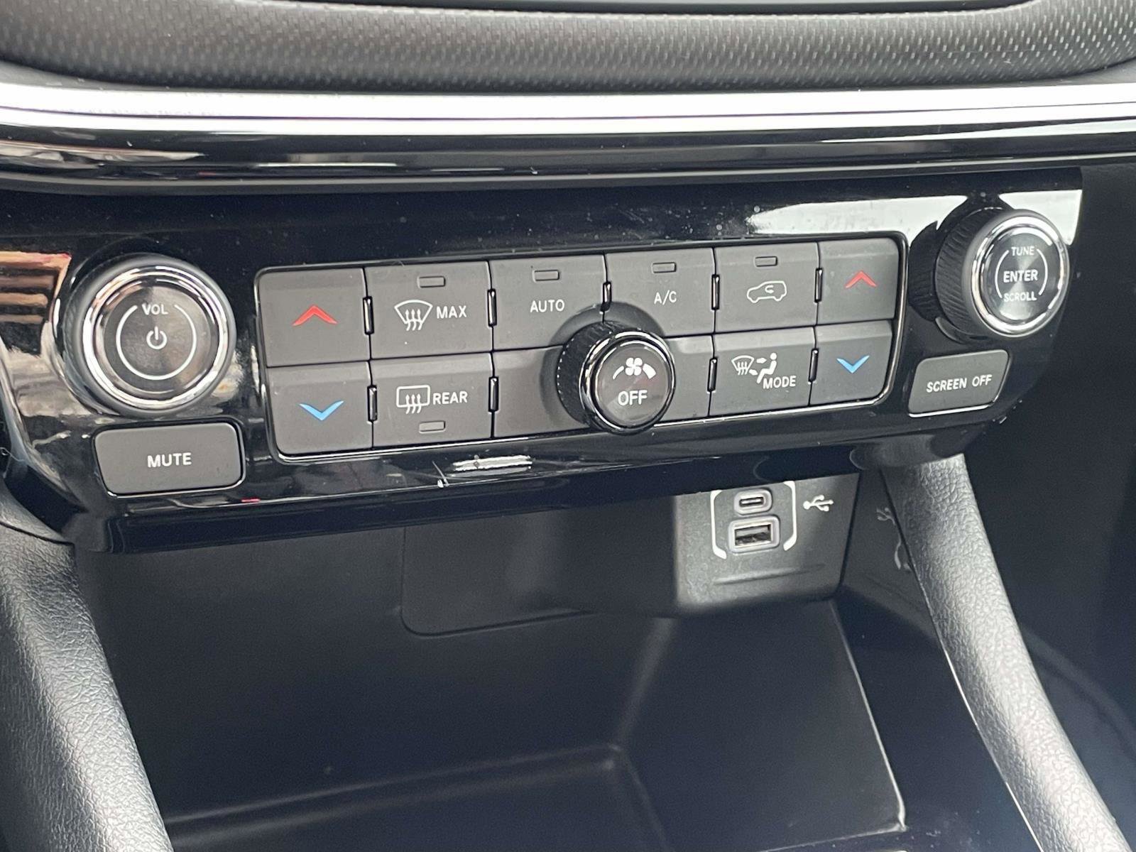 Used 2023 Jeep Compass Trailhawk image 17