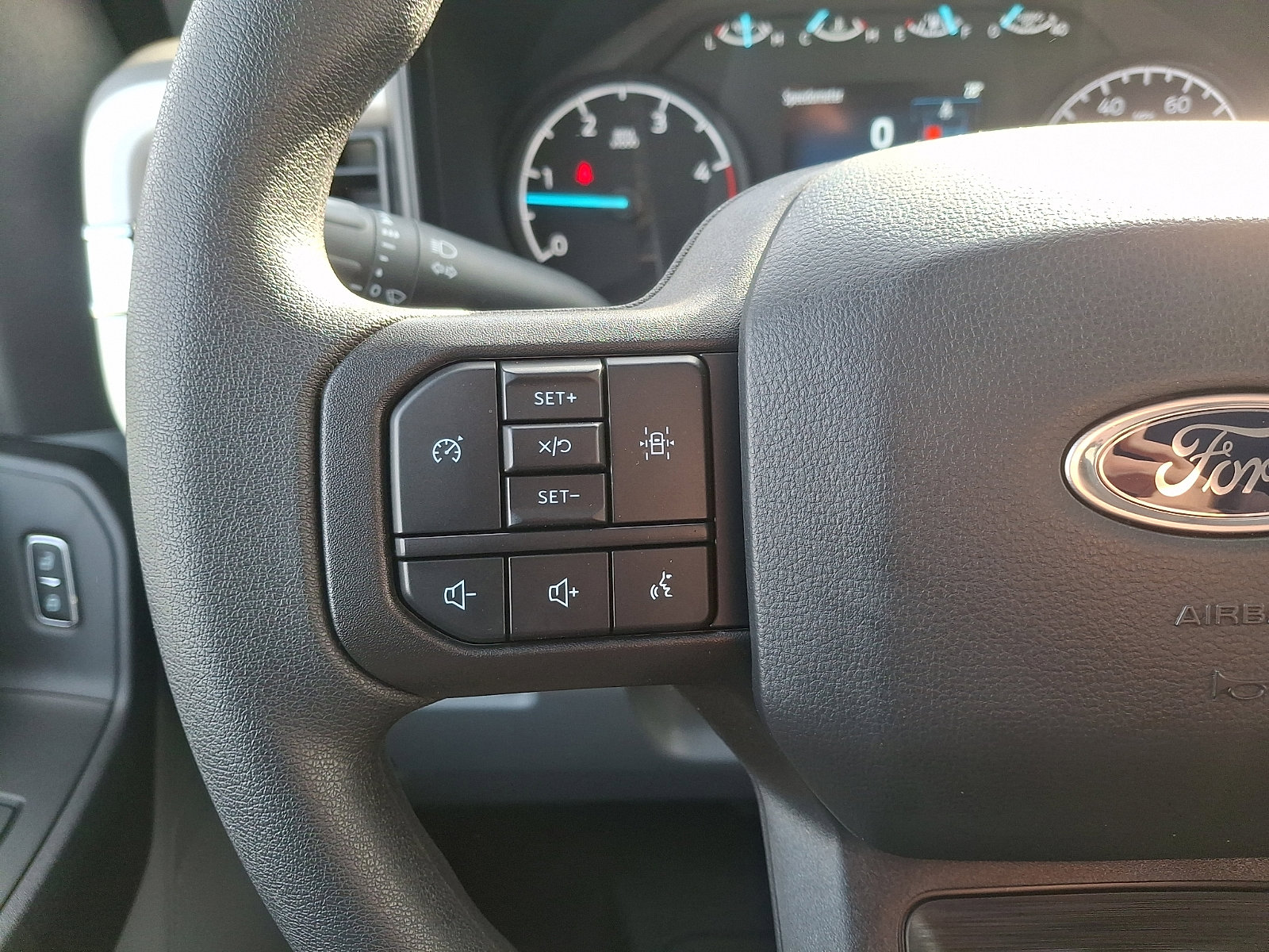 Used 2024 Ford F550 4x4 Crew Cab Super Duty image 19