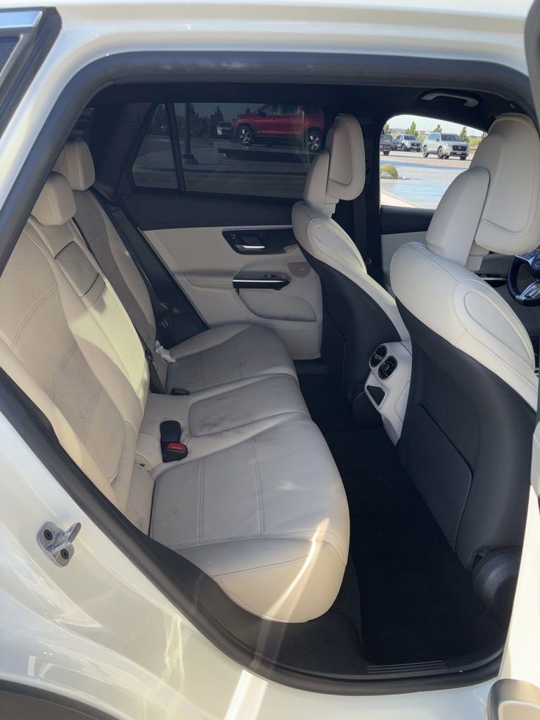 Used 2024 Mercedes-Benz GLC 300 image 10