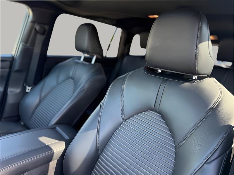 Used 2021 Toyota Highlander XSE FWD image 26