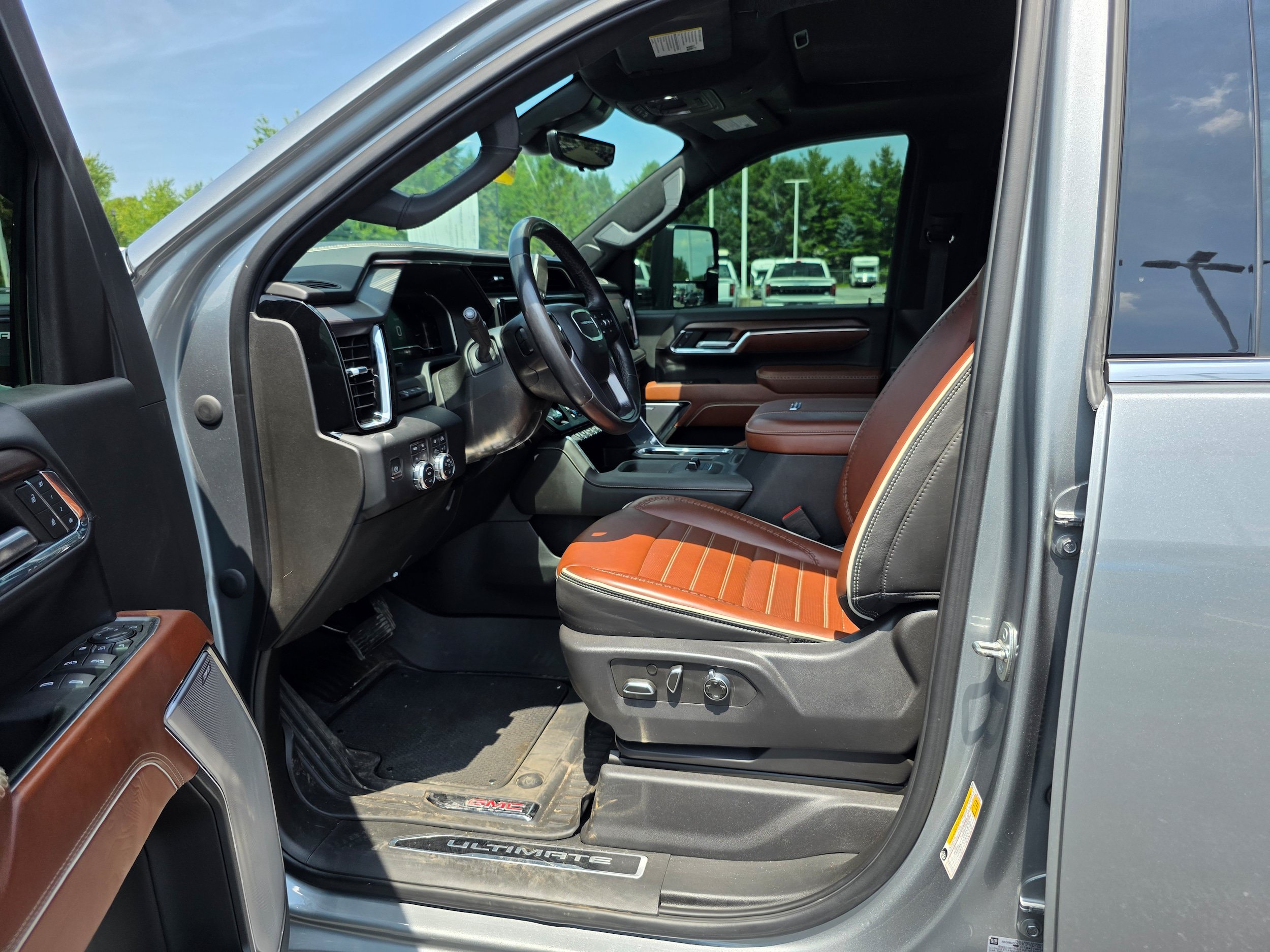 Used 2024 GMC Sierra 2500 Denali Ultimate AWD/4WD image 21