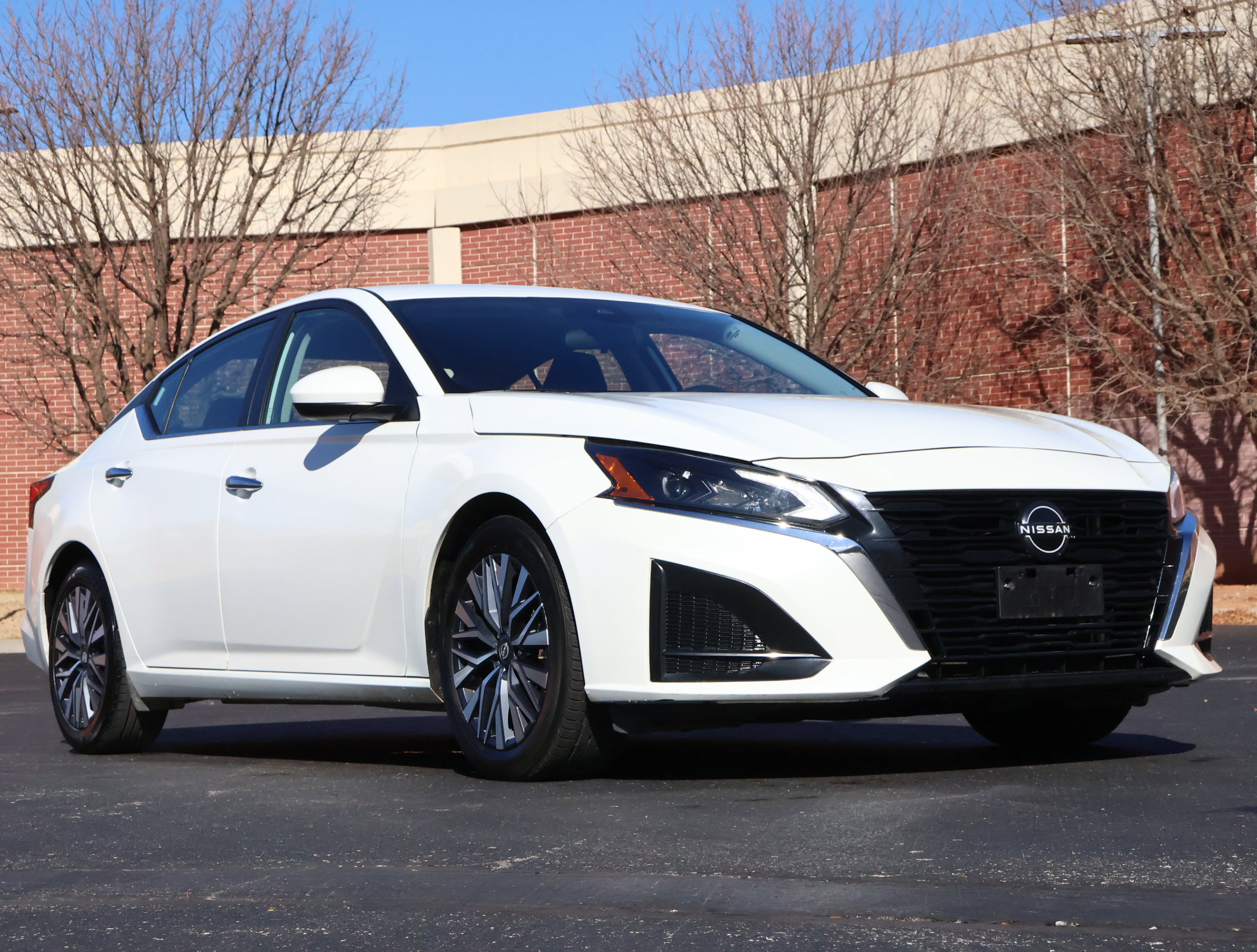 Used 2023 Nissan Altima 2.5 SV video 1