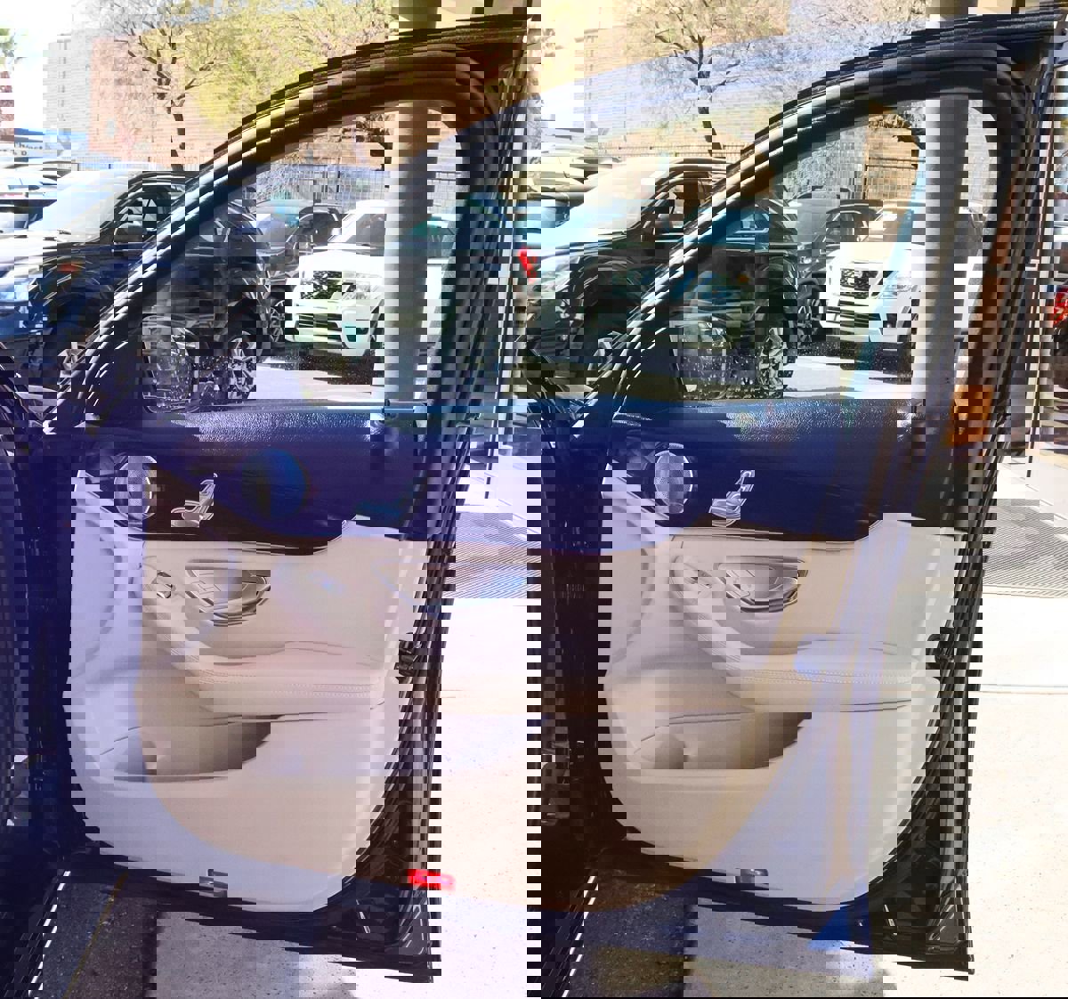 Used 2020 Mercedes-Benz C 300 Sedan w/ Premium Package image 33