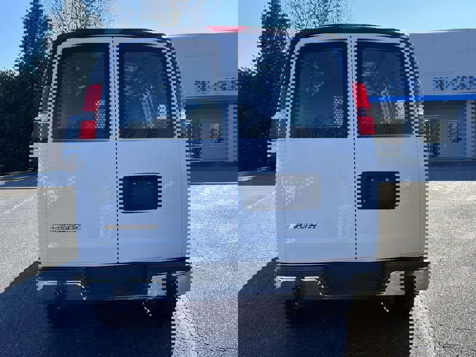 Used 2024 Chevrolet Express 2500 w/ Driver Convenience Package image 4