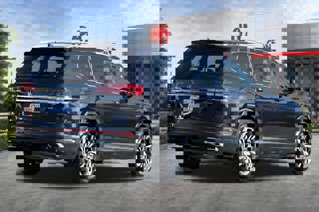 Used 2022 Volkswagen Atlas SEL image 4