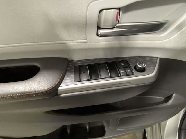 Used 2022 Toyota Sienna XSE w/ XSE Plus Package image 14