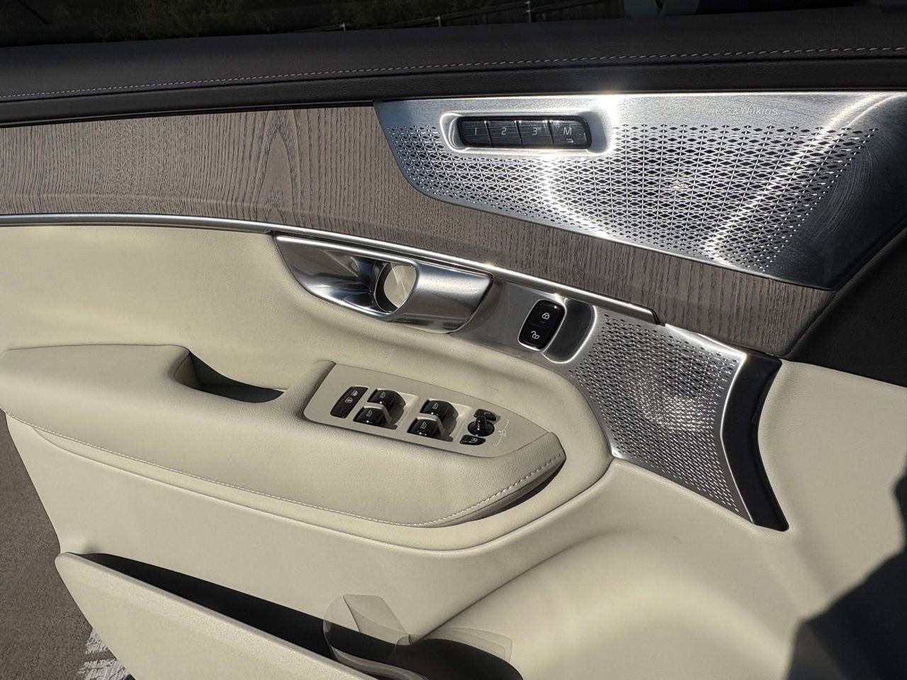 New 2026 Volvo XC90 B6 Ultra w/ Lounge Package image 15