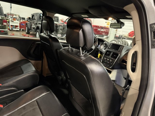 Used 2019 Dodge Grand Caravan SXT FWD image 30