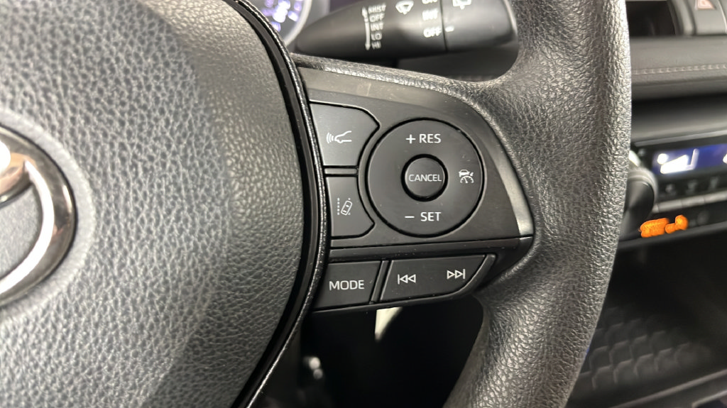 Used 2020 Toyota RAV4 LE w/ All Weather Liner Package AWD/4WD image 25