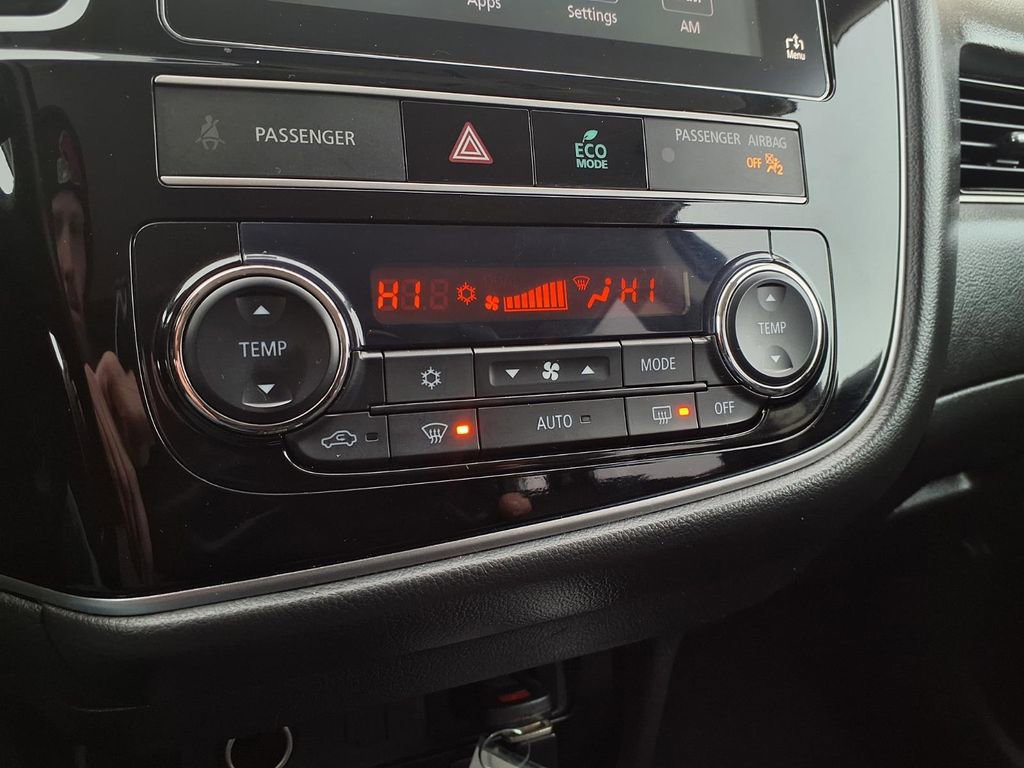 Used 2019 Mitsubishi Outlander FWD image 12