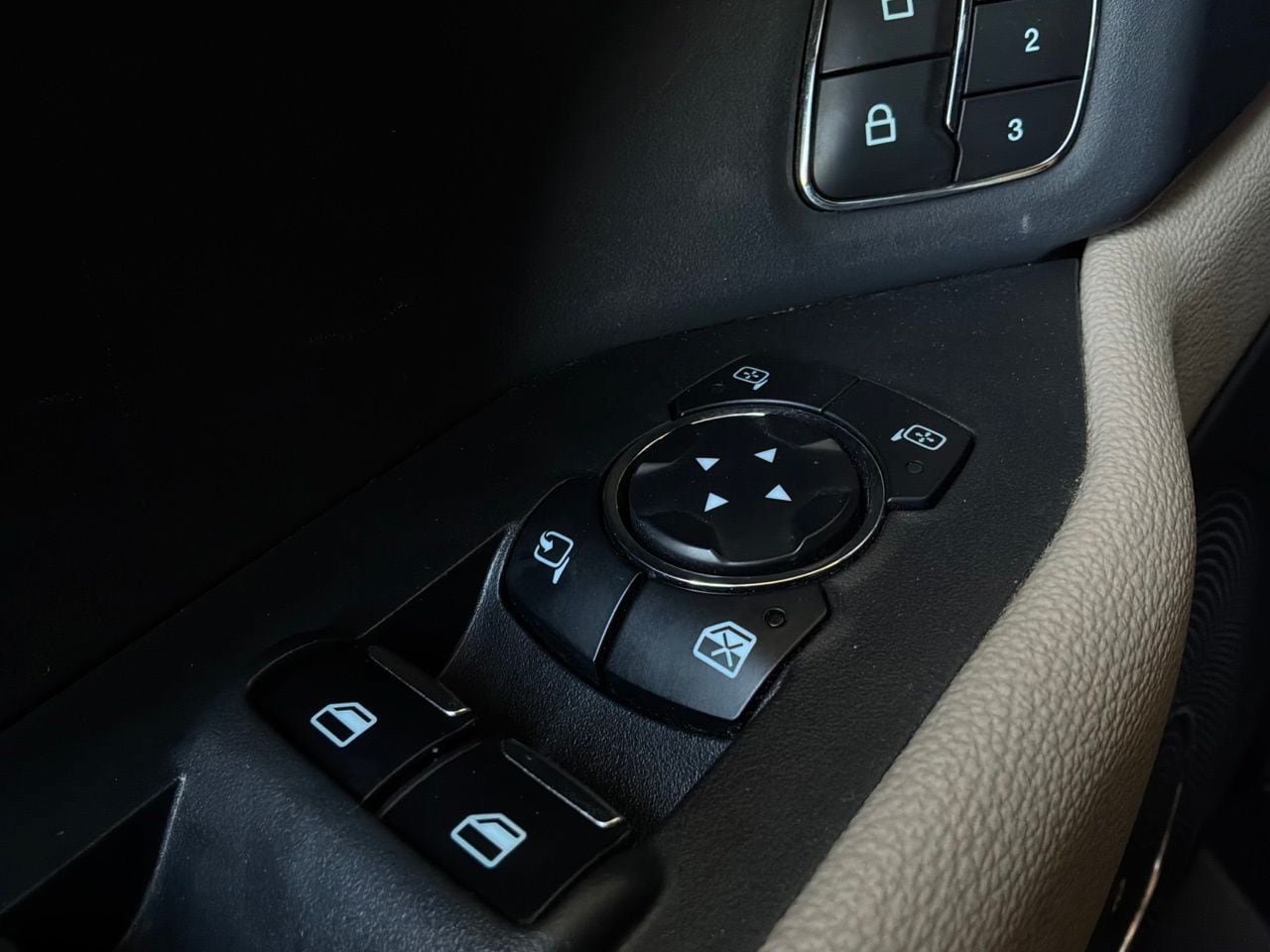 Used 2024 Ford Expedition Limited RWD image 28