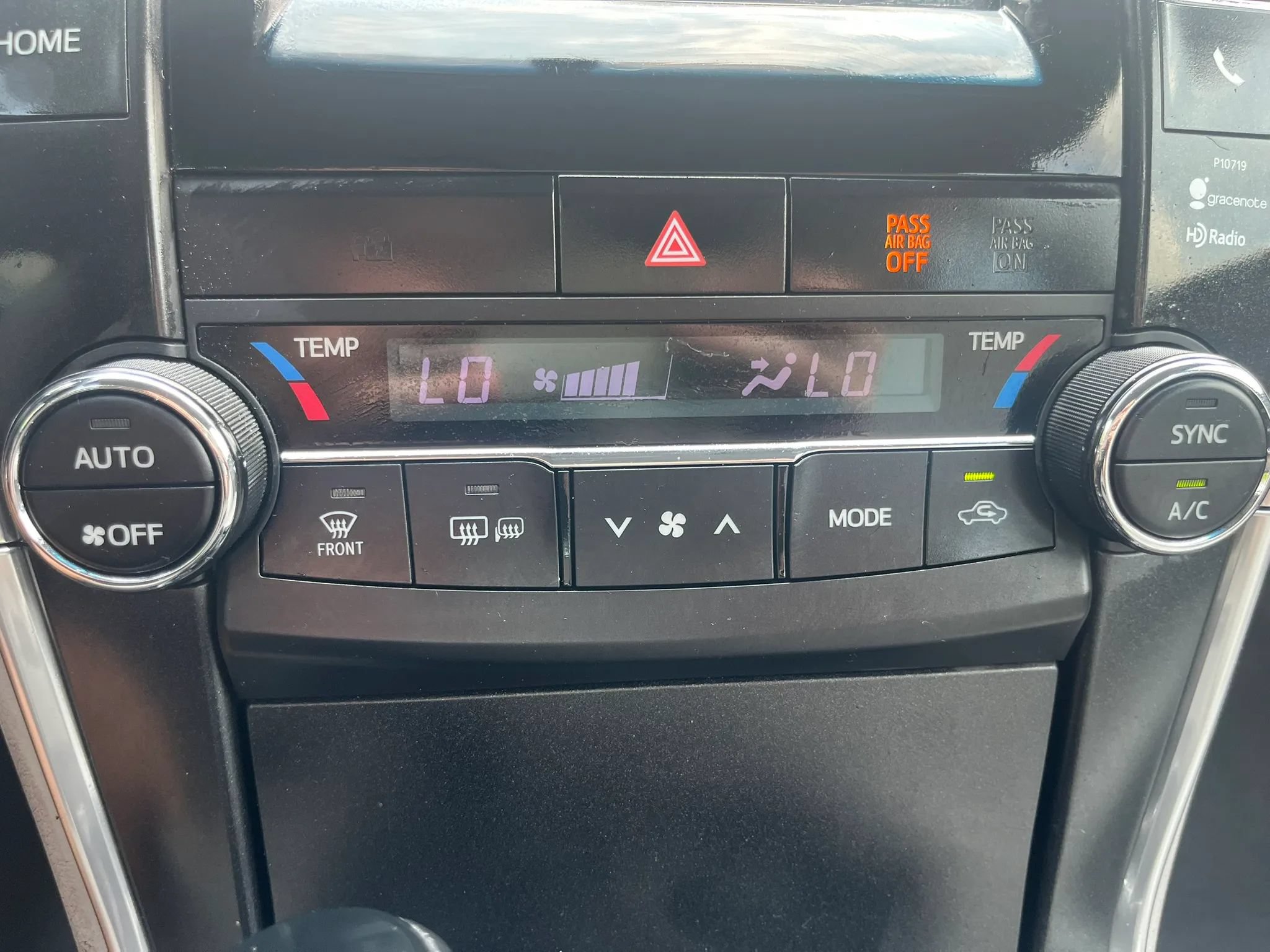 Used 2015 Toyota Camry XLE FWD image 21
