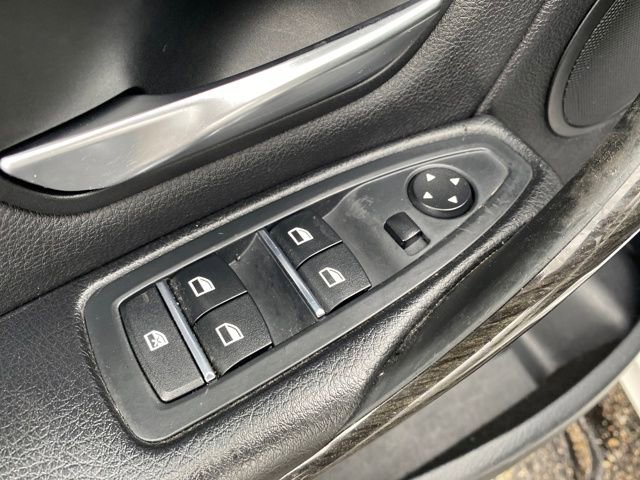 Used 2017 BMW 320i Sedan image 17