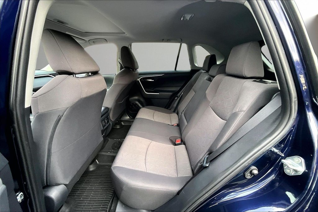 Used 2019 Toyota RAV4 XLE AWD/4WD image 23