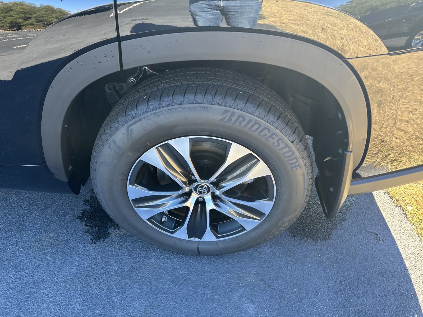 New 2025 Toyota Highlander XLE AWD/4WD image 12