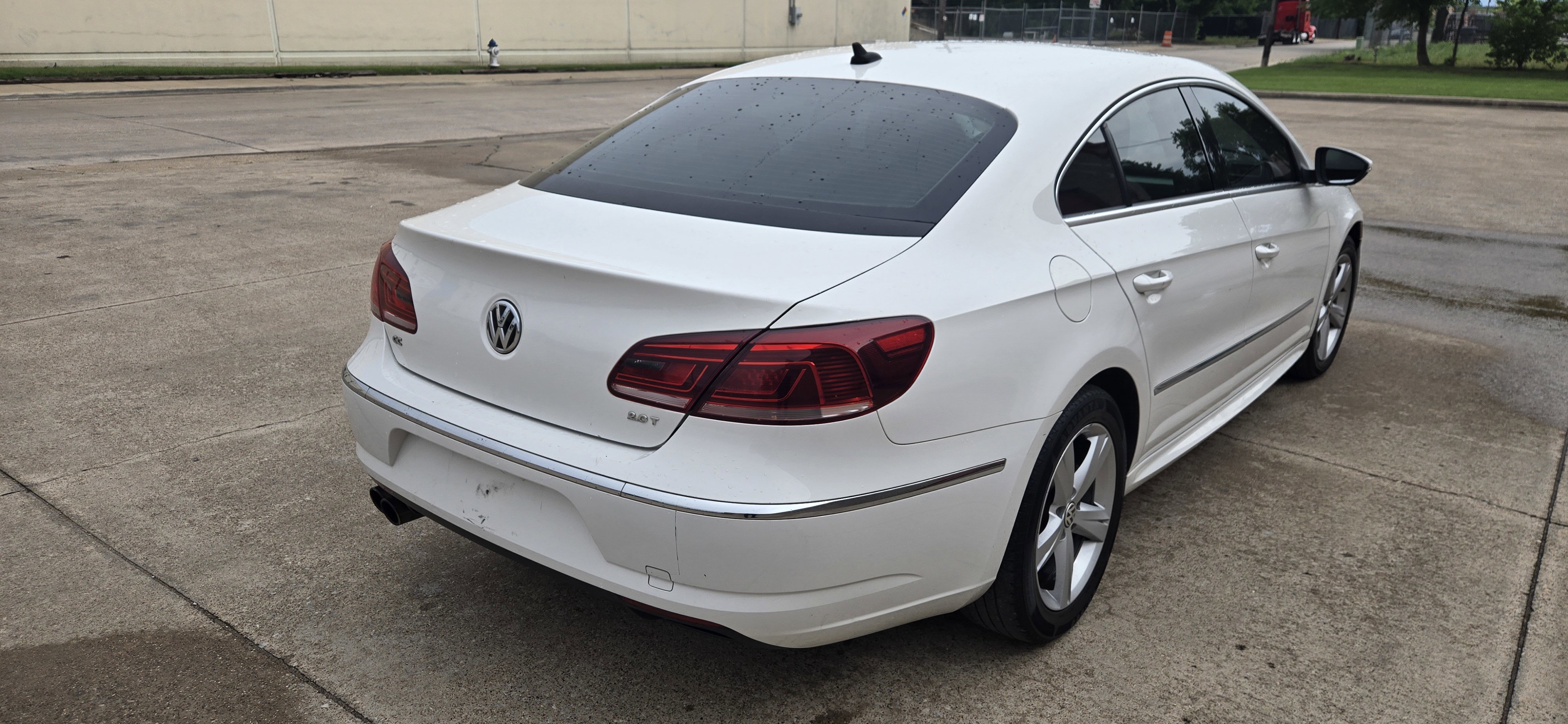 Used 2014 Volkswagen CC R-Line FWD image 8