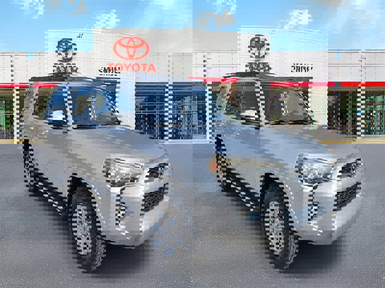 Used 2014 Toyota 4Runner SR5 image 2