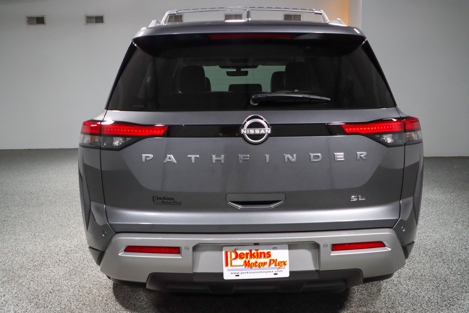 Used 2023 Nissan Pathfinder SL FWD image 8