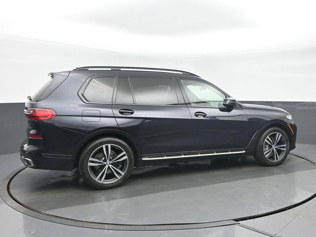 Used 2021 BMW X7 xDrive40i w/ M Sport Package AWD/4WD image 3