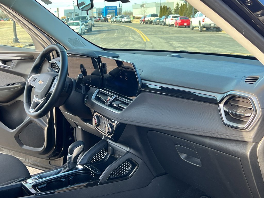 Used 2024 Chevrolet TrailBlazer LT w/ LT Cold Weather Package image 26