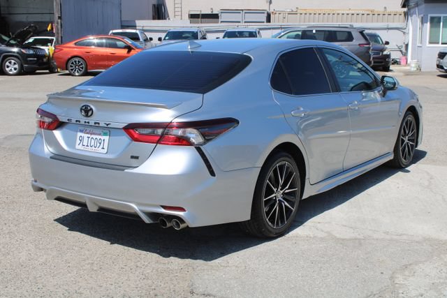 Used 2024 Toyota Camry SE FWD image 4