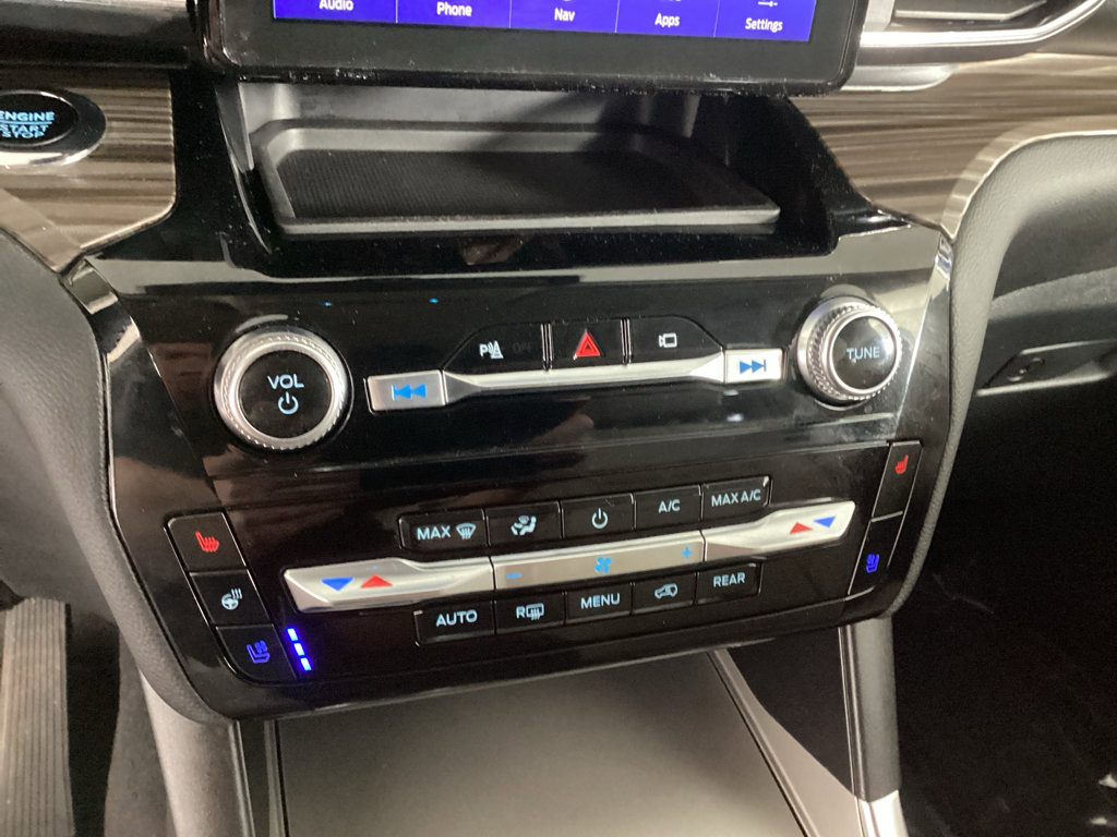 Used 2023 Ford Explorer Limited w/ Equipment Group 301A AWD/4WD image 31