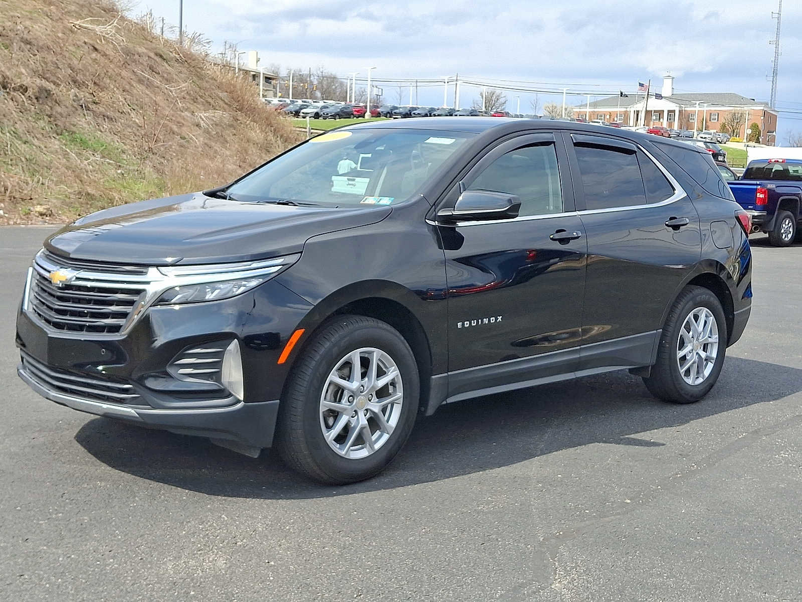 Used 2023 Chevrolet Equinox LT image 4