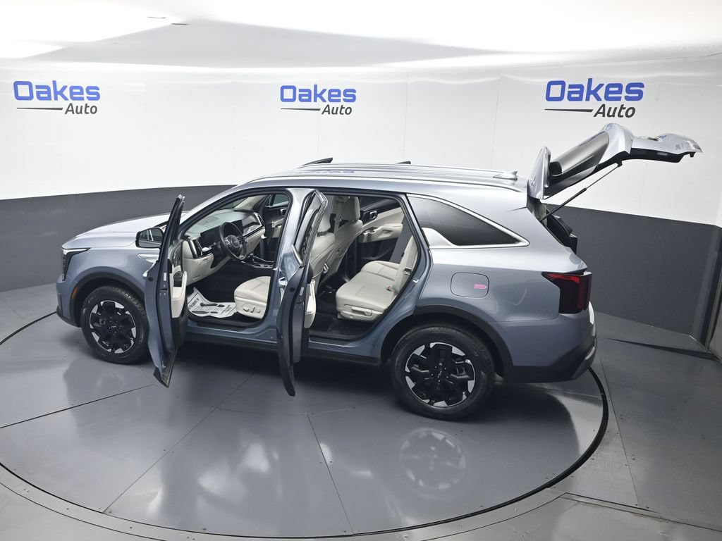 Certified 2025 Kia Sorento S AWD/4WD image 60