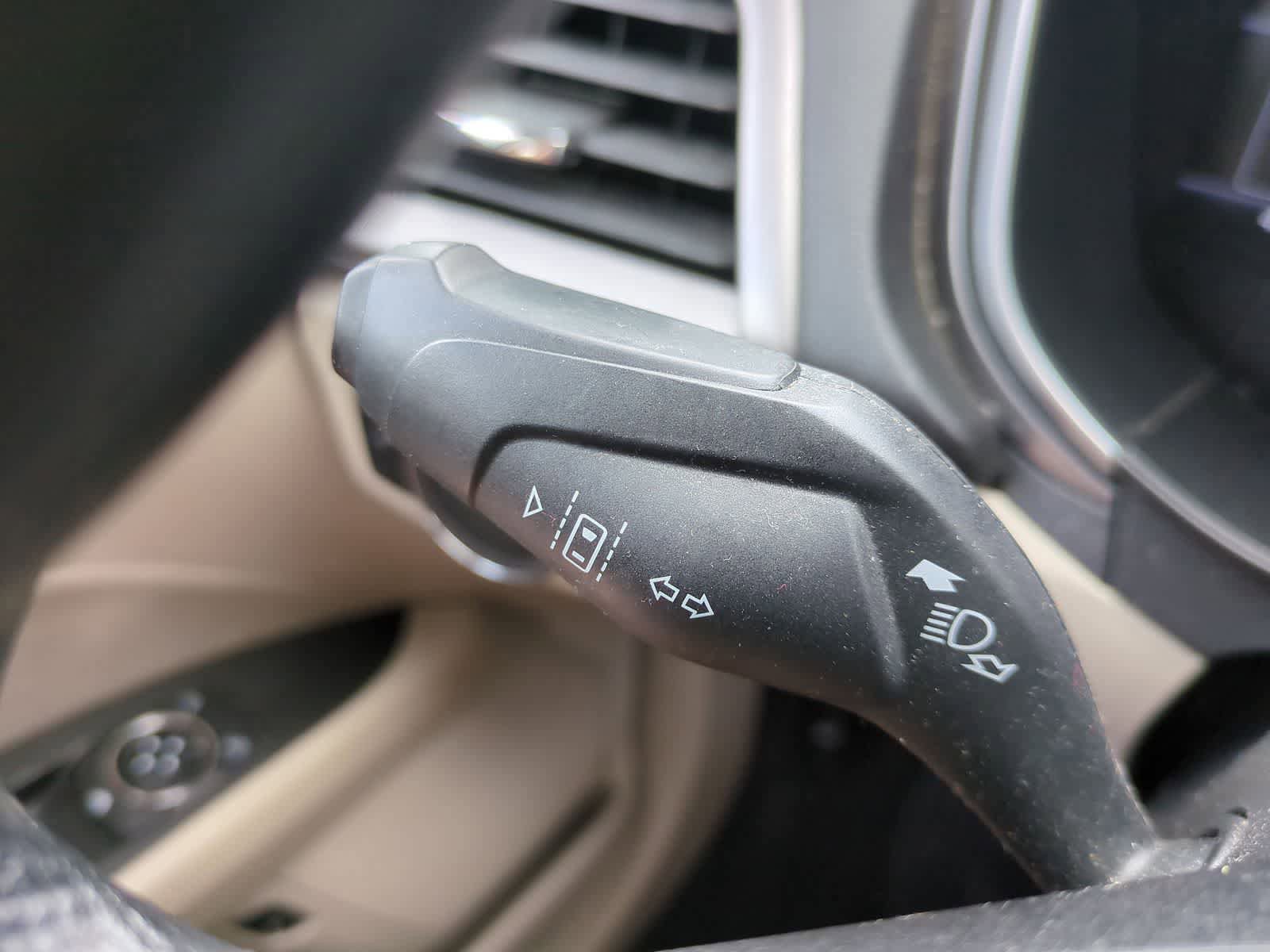 Used 2019 Ford Fusion SE FWD image 26