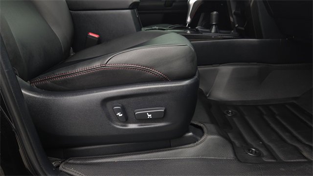 Used 2024 Toyota 4Runner TRD Off-Road Premium image 15