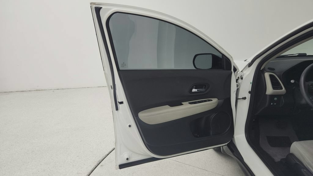 Used 2019 Honda HR-V LX image 19