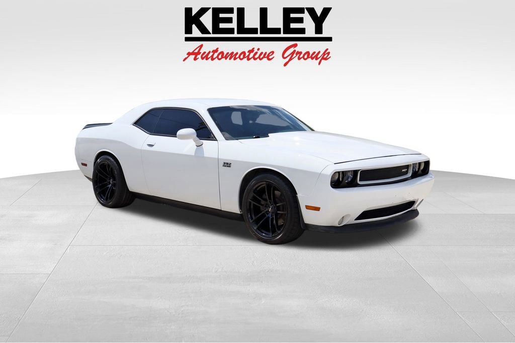 Used 2014 Dodge Challenger R/T RWD image 1