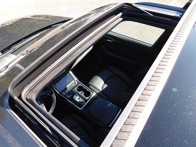 Used 2022 Audi SQ7 Premium Plus w/ SQ7 Executive Package image 12