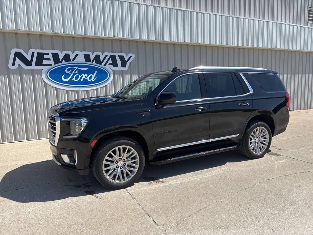 Used 2024 GMC Yukon SLT AWD/4WD image 1