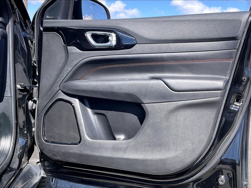 Used 2025 Jeep Compass Trailhawk image 11