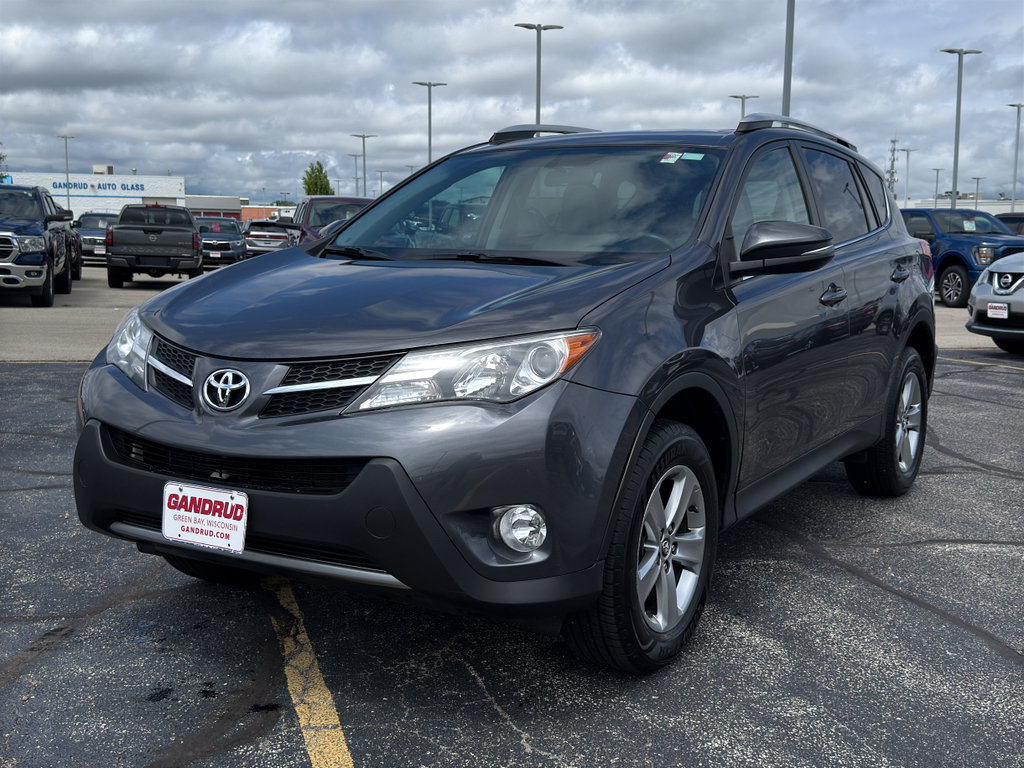 Used 2015 Toyota RAV4 XLE AWD/4WD image 2