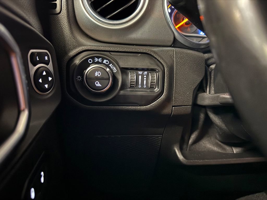 Used 2020 Jeep Gladiator Overland w/ Safety Group image 20