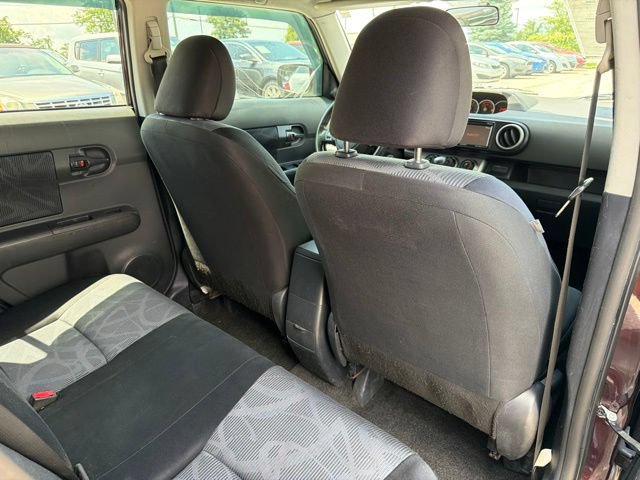 Used 2012 Scion xB FWD image 21